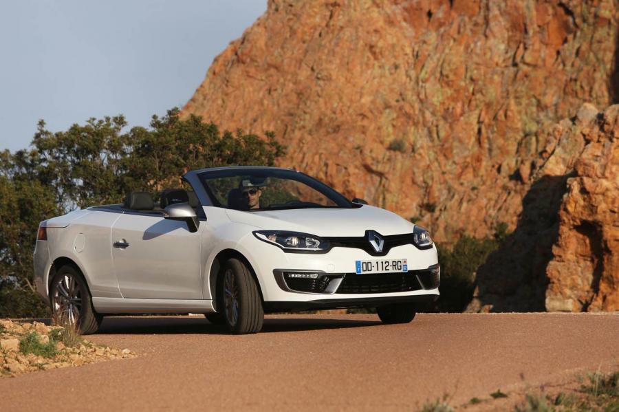  Renault Megane Coupe-Cabriolet 2015 года  (фото 15 из 36)